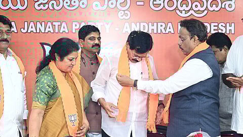 Kapu Ramachandra Reddy joins BJP in the presence of the party's president Daggubati Purandareswari on Saturday.