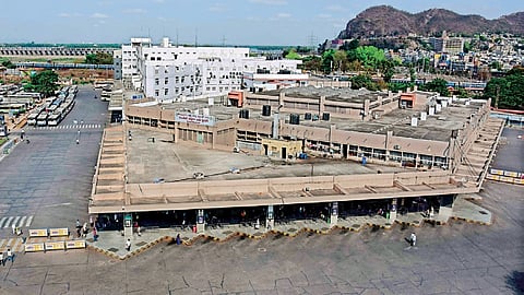 Pandit Nehru bus station wears a deserted look due to state bandh call given by Pratyka Hoda Sadana Samithi demanding special status for Andhra Pradesh in Vijayawada