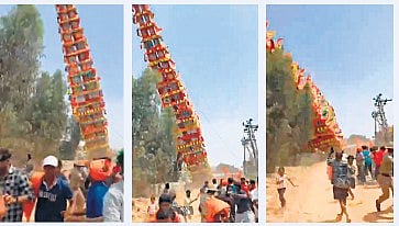 The chariot topples over and crashes at Kammasandra, Anekal taluk.
