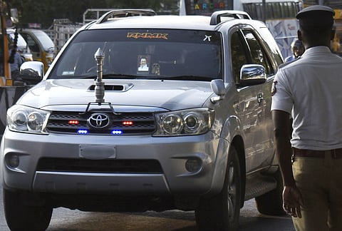 The use of emergency strobe lights on the front grills of private vehicles, especially cars, is now a trend.