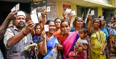 Narikuravars at Devarayaneri near Tiruchy