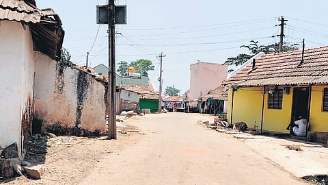 Hasaguli village in Gundlupet taluk of Chamarajnagar Lok Sabha constituency wears a deserted look with no political campaigning on Wednesday.