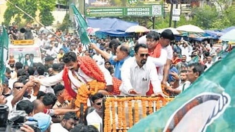 Sarada Nayak along with Dilip Tirkey at a roadshow in Rourkela