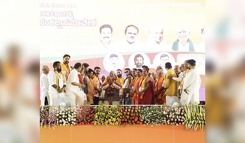 PM Narendra Modi addressed the BJP election rally in Sirsi on Sunday.