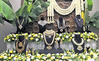 These exquisitely crafted jewellery pieces are curated to enhance your love for adornments, adding a touch of preciousness to your collection.