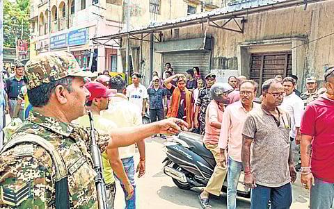 LS polls: EVM snags, violence in Bengal