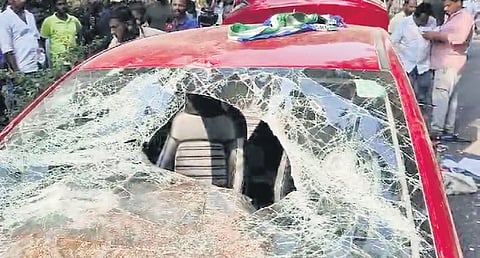 In retaliation to the attack on TDP leader Pulivarthi Nani, party activists staged a demonstration at Sri Padmavathi Mahila Visva Vidyalayam