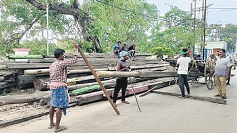 Baripada faces an annual crisis of wood shortage, a concern repeatedly raised by the carpenters.