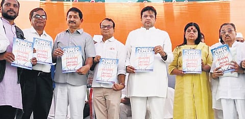 AICC Telangana in-charge Deepa Dasmunshi, State Manifesto Committee chairman D Sridhar Babu and other Congress leaders release the state-specific manifesto
on Friday