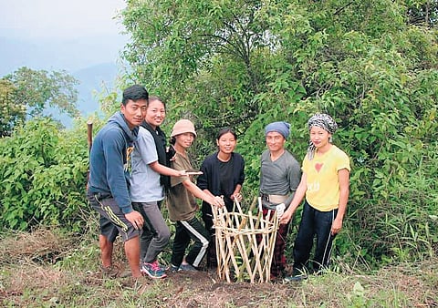 Members of the Changlangshu community project