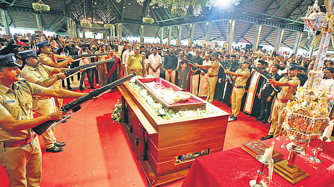 State honours being accorded to Moran Mor Athanasius Yohan I, metropolitan of Believers Eastern Church, before his burial at Tiruvalla on Tuesday.