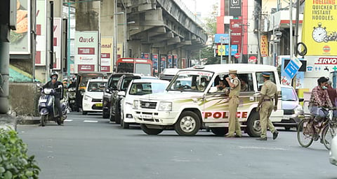 The drive covered Ernakulam Rural, Alappuzha, Kottayam, and Idukki districts, resulting in the arrest of 885 people on Friday.