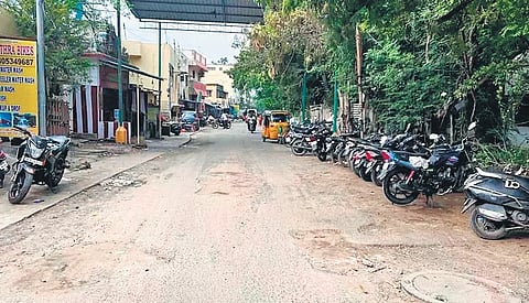 Delhi's Kasturba Nagar residents demand clean streets, adequate water supply