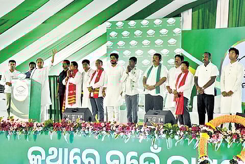 CM Naveen Patnaik with BJD candidates at the public meeting in Kendrapara