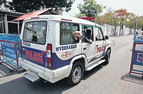 Bomb scare at Praja Bhavan turns out to be hoax; Police launch investigation