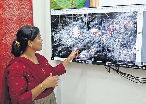 Vizag IMD Cyclone Centre Director Sunanda explains weather pattern on Thursaday
