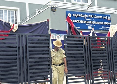 The Annapoorneshwari police station, where Darshan is being questioned, has been covered with tent cloth | Vinod Kumar T