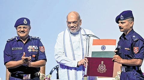 Home Minister Amit Shah with NDRF director General Piyush Anand during the
‘flag-in’ ceremony of mountaineering expedition ‘Vijay’ to Mount Manirang.
