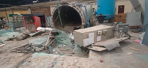 A high-temperature aluminium furnace reaction at a welding unit in Tiruvallur left two workers from Uttar Pradesh seriously injured on Saturday evening.