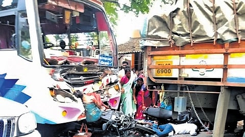 The private bus that struck two two-wheelers from behind