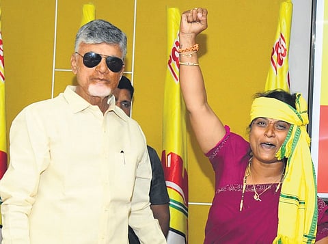 Chief Minister N Chandrababu Naidu being accorded a warm welcome at the TDP headquarters on his first visit after assuming office, on Saturday