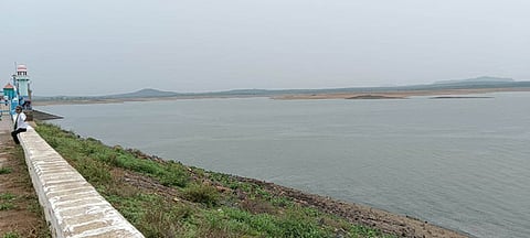 The coracle unexpectedly capsized while approaching Othapanaimarakkadu area in the Lower Bhavani Dam’s water spread area.
