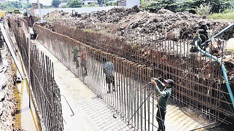 Owners or occupants of buildings within 30 metres of a sewer are prohibited from using other disposal methods like septic tanks or disposal vehicles