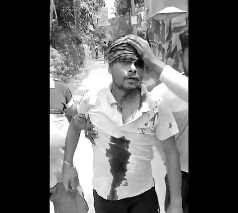 At Bhangar in Jadavpur constituency, a clash broke out between supporters of the Trinamool Congress (TMC) and the Indian Secular Front (ISF).