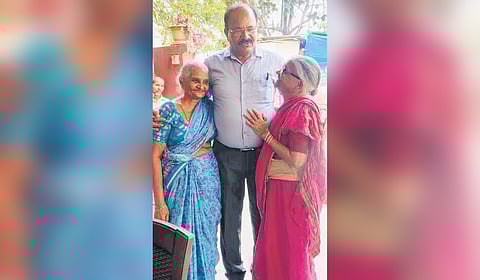 Dr Rajkumaar along with residents