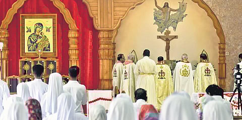Cardinal Mar George Alencherry, head of the Syro-Malabar Church, leading the Holy Mass in the new format at Mount St Thomas, Kakkanad, on Nov 28, 2021.