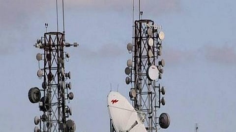 On offer were radiowaves in the bands of -- 800 MHz, 900 MHz, 1,800 MHz, 2,100 MHz, 2,300 MHz, 2,500 MHz, 3,300 MHz and 26 GHz.