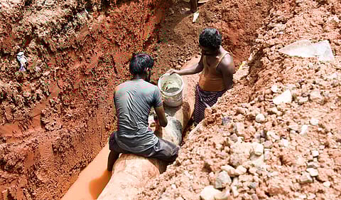 The damaged portion of the pipeline near Alaganathapuram was repaired to prevent
mixing of sewage with drinking water