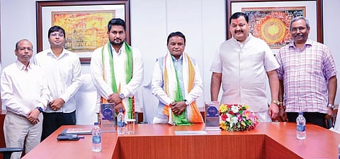CM Mohan Majhi, Sports minister Suryabanshi Suraj with HI delegation