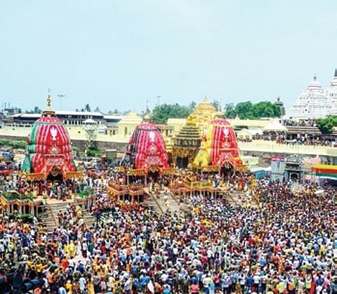 This year’s proceedings will follow the precedent set during the 1971 Rath Yatra, when a similar situation occurred.