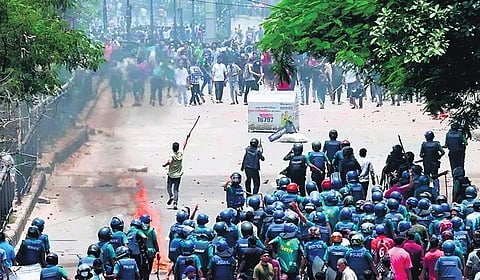 Students protesting against Bangladesh job quota