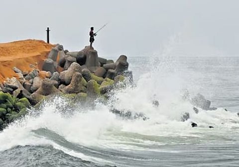 Muthalapozhi harbour