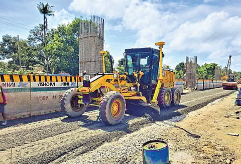 The Aroor-Thuravoor elevated road under construction
