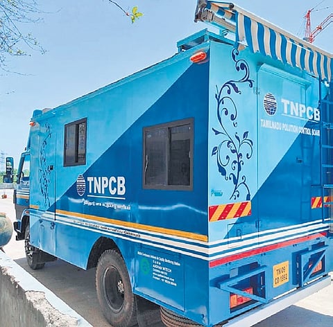 TNPCB officials set up an air monitoring device in the locality on Wednesday |