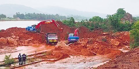 Work on clearing the NH-66 at Shirur of debris was temporarily stopped due to rain