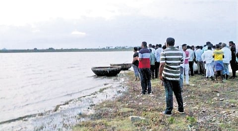 Rescue operations are underway to recover the bodies of six men who drowned in the Krishna River near Kolhar town on Tuesday.