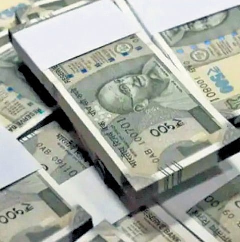 Government sets 4.9% deficit target on fiscal correction path