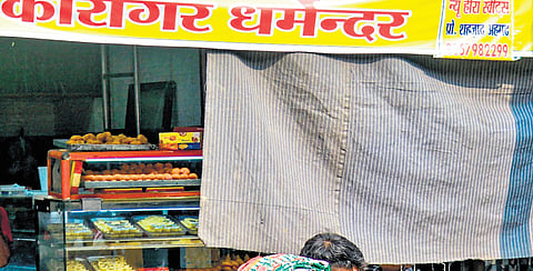 Confusion in Ujjain over MP stance on display of eatery owners’ names