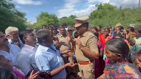 Villagers objecting to counting of trees in pond which is the spot for TANSIDCOs upcoming Industrial estate project in Dindigul.