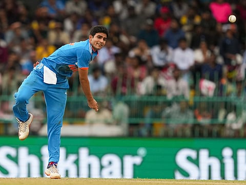 Shubman Gill bowling against Srilanka in the first ODI match