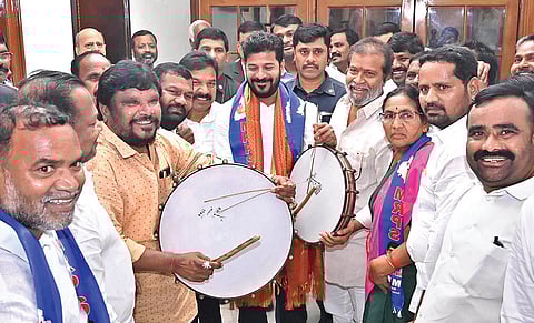 Health Minister Damodar Rajanarasimha and others celebrate in front of the chief minister’s chambers on the Assembly premises on Thursday after A Revanth Reddy
welcomed the Supreme Court verdict on the SC sub-categorisation issue.
