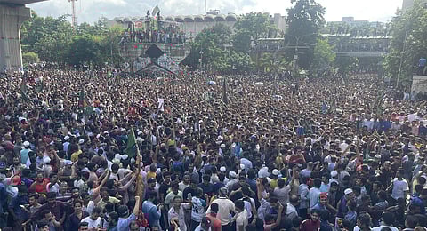 Bangladeshi people gather in Dhaka, Bangladesh, 05 August 2024.
