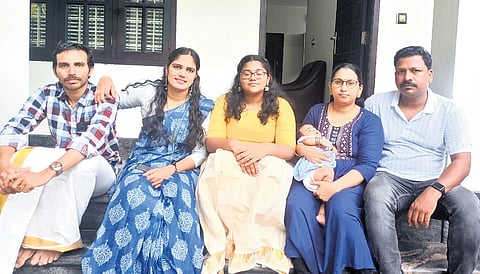 Mavoor natives Aslam Thikodi and wife Saleena with Shelly, Asha and family at the latter’s home in Malayankeezhu, Thiruvananthapuram