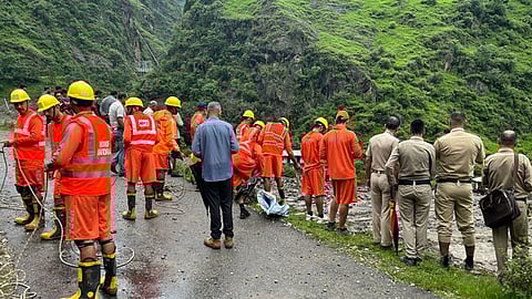 A team rushed to the spot and found that labourers engaged in road construction work lived there by putting up tents.