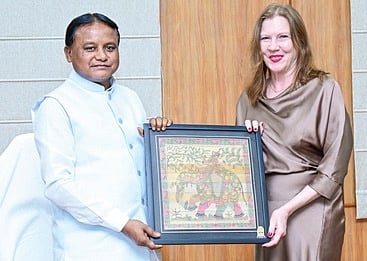 CM Mohan Charan Majhi with Jennifer Larson