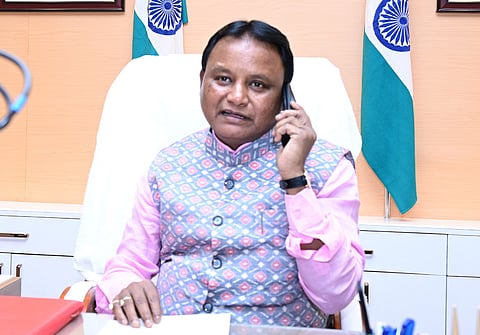 Chief Minister Mohan Majhi speaks to his West Bengal counterpart Mamata Banerjee and requests her to ensure smooth potato supply to Odisha.